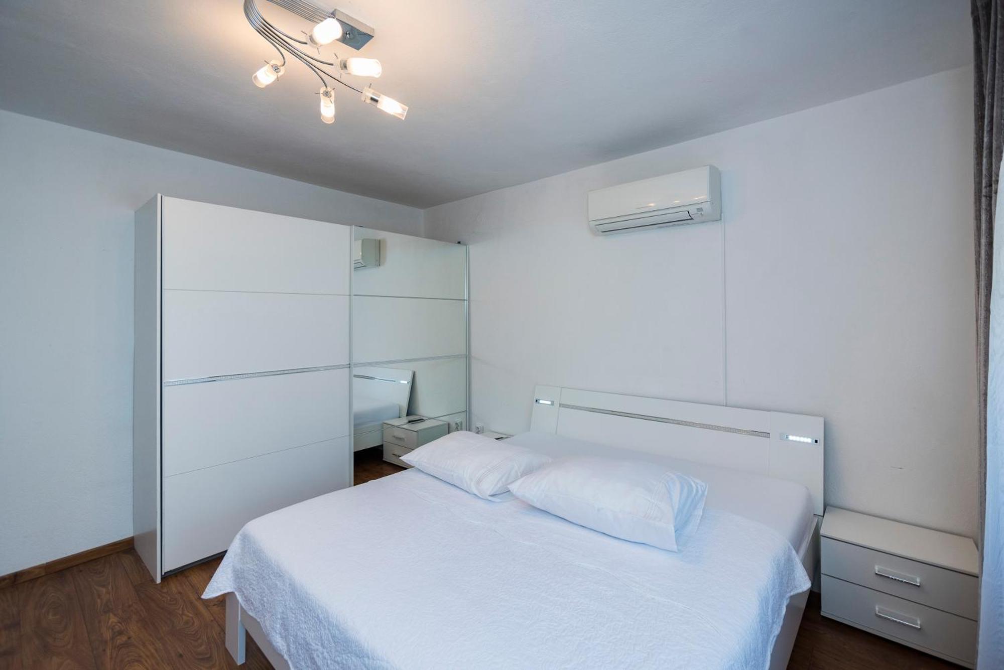 M&M Pelivan Apartments Solin Exterior foto