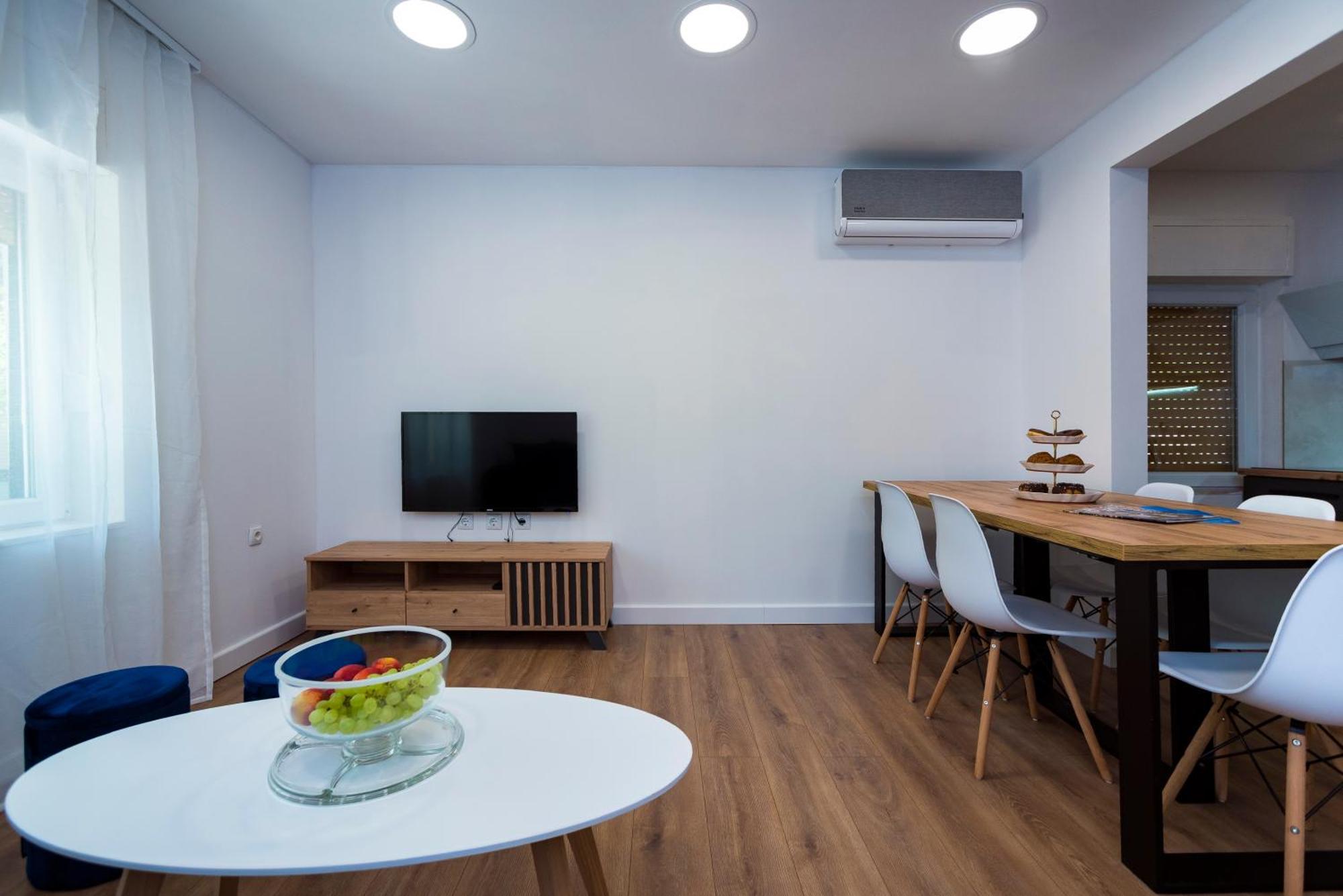 M&M Pelivan Apartments Solin Exterior foto